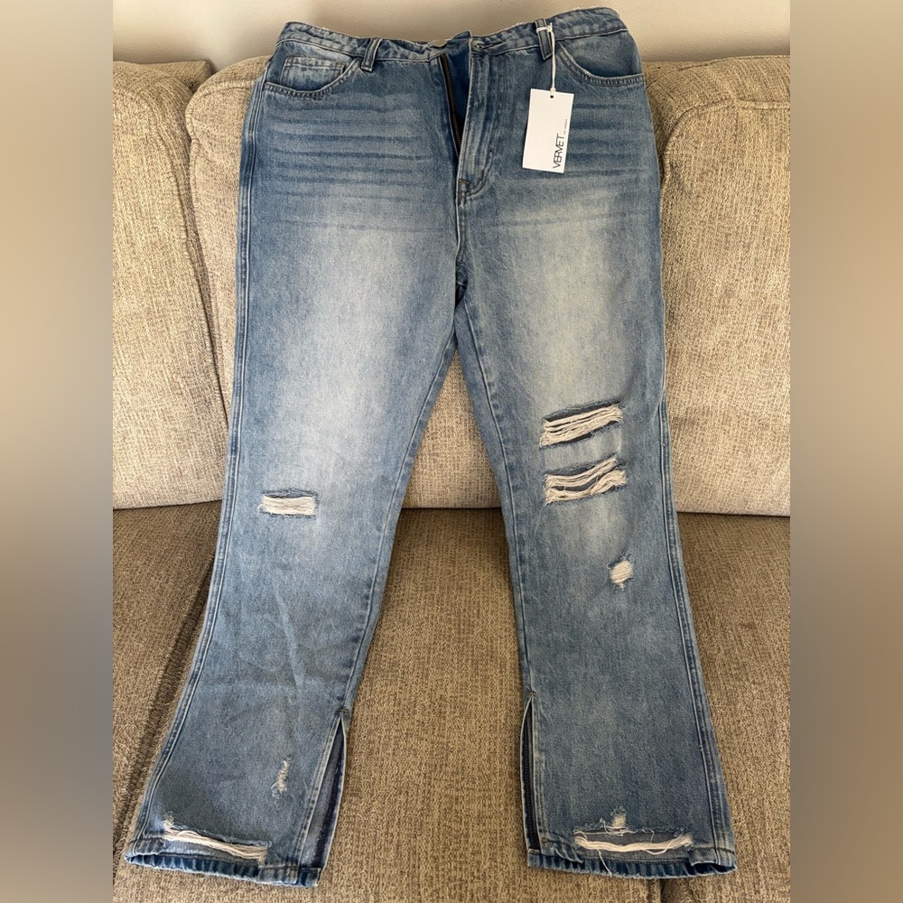 Vervet Flying Monkey Distressed Blue Jeans NWT